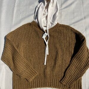 *NWT* Women's American Eagle Sweater w/ Attached Hood - Sz. L